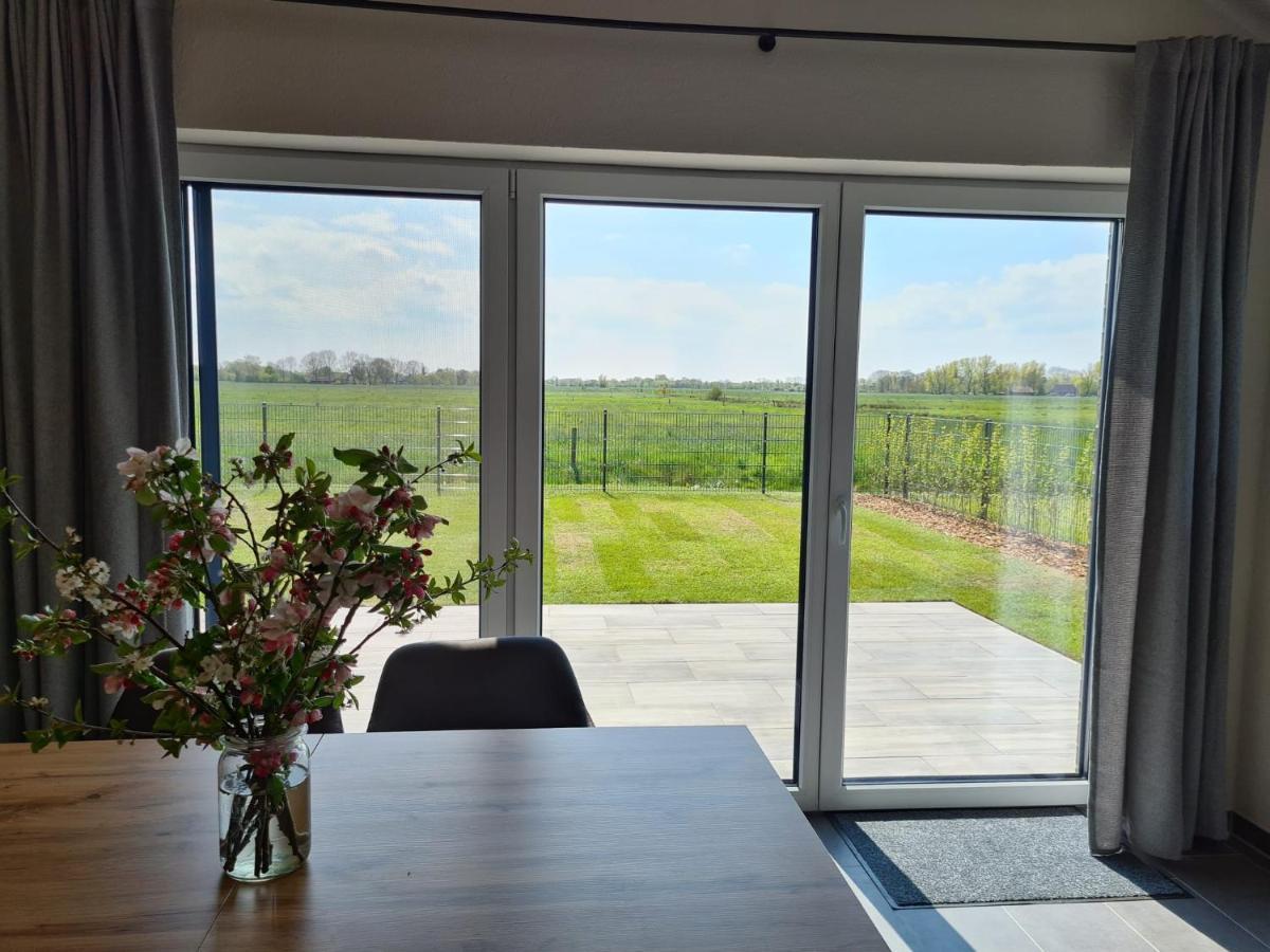 Watt'N Blick - Hundefreundliches Ferienhaus Mit Ausblick Ueber Die Wiesen Bis Zum Deich Schweiburg Exterior foto